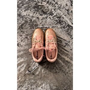 No Bounderies Bow Sneakers